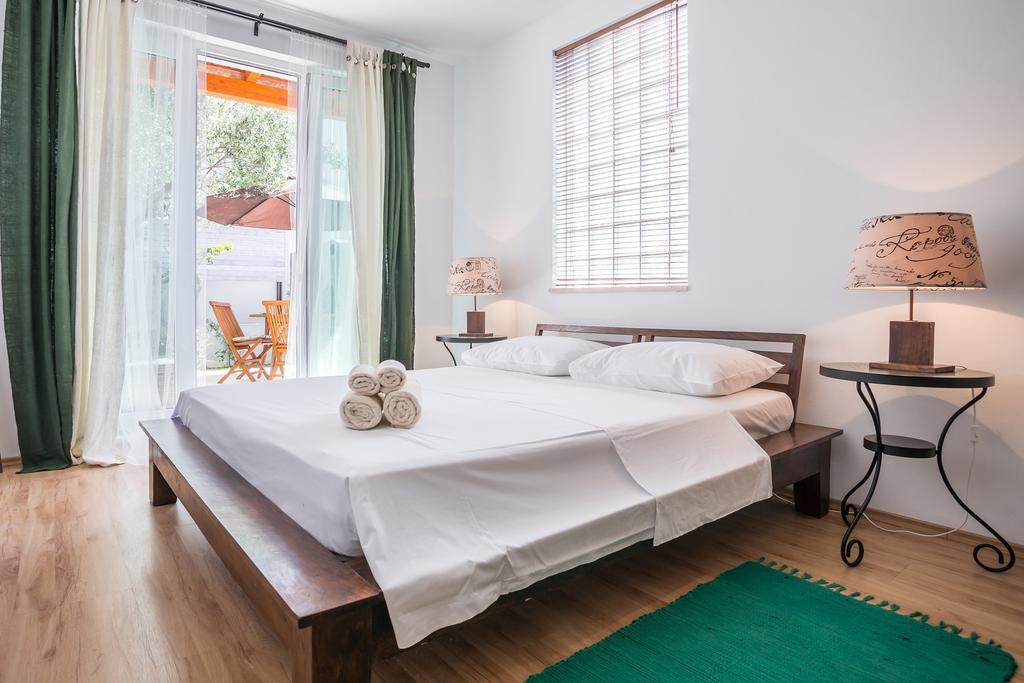 Zlatni Bol Apartments Εξωτερικό φωτογραφία