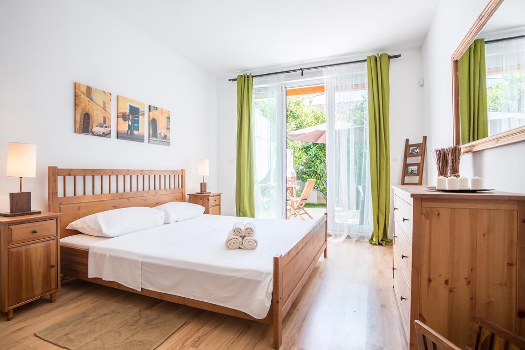 Zlatni Bol Apartments Εξωτερικό φωτογραφία