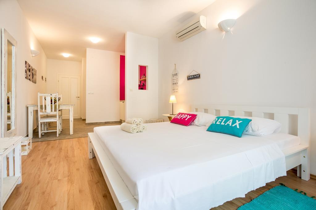 Zlatni Bol Apartments Δωμάτιο φωτογραφία