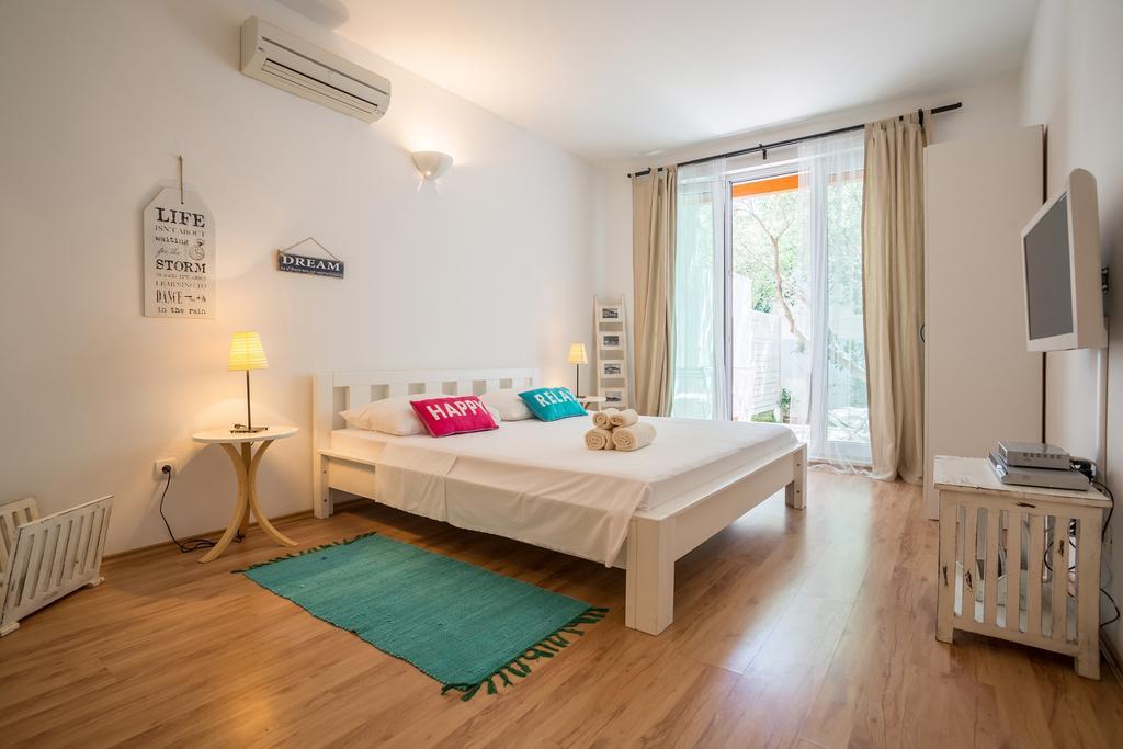 Zlatni Bol Apartments Δωμάτιο φωτογραφία