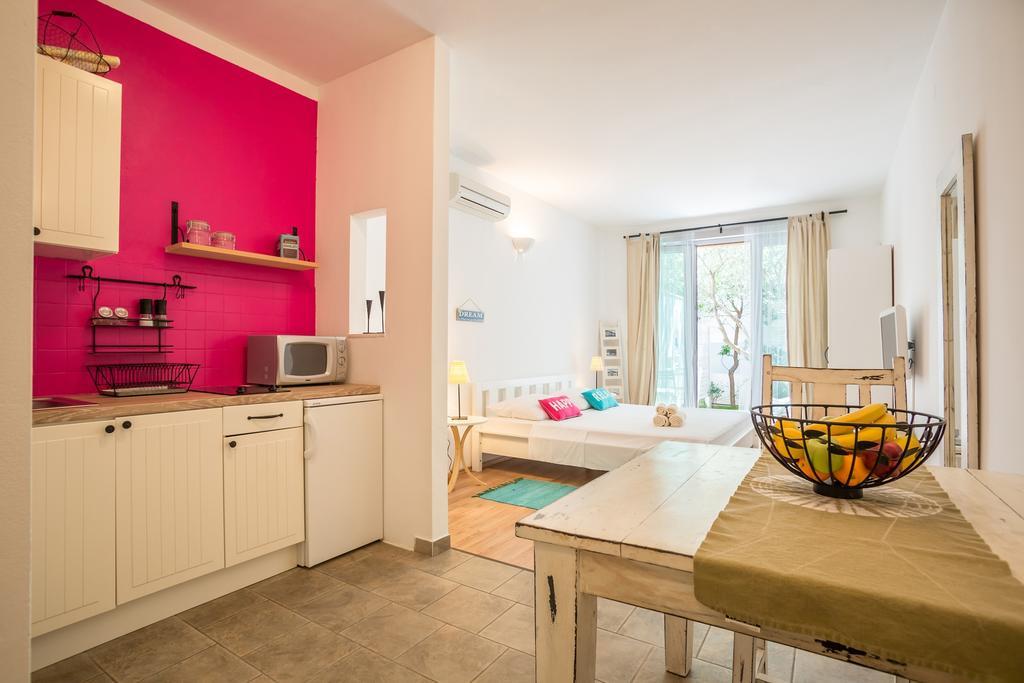 Zlatni Bol Apartments Δωμάτιο φωτογραφία