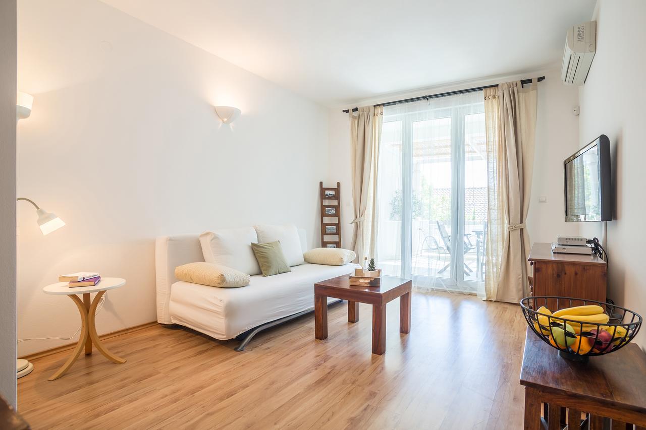 Zlatni Bol Apartments Εξωτερικό φωτογραφία