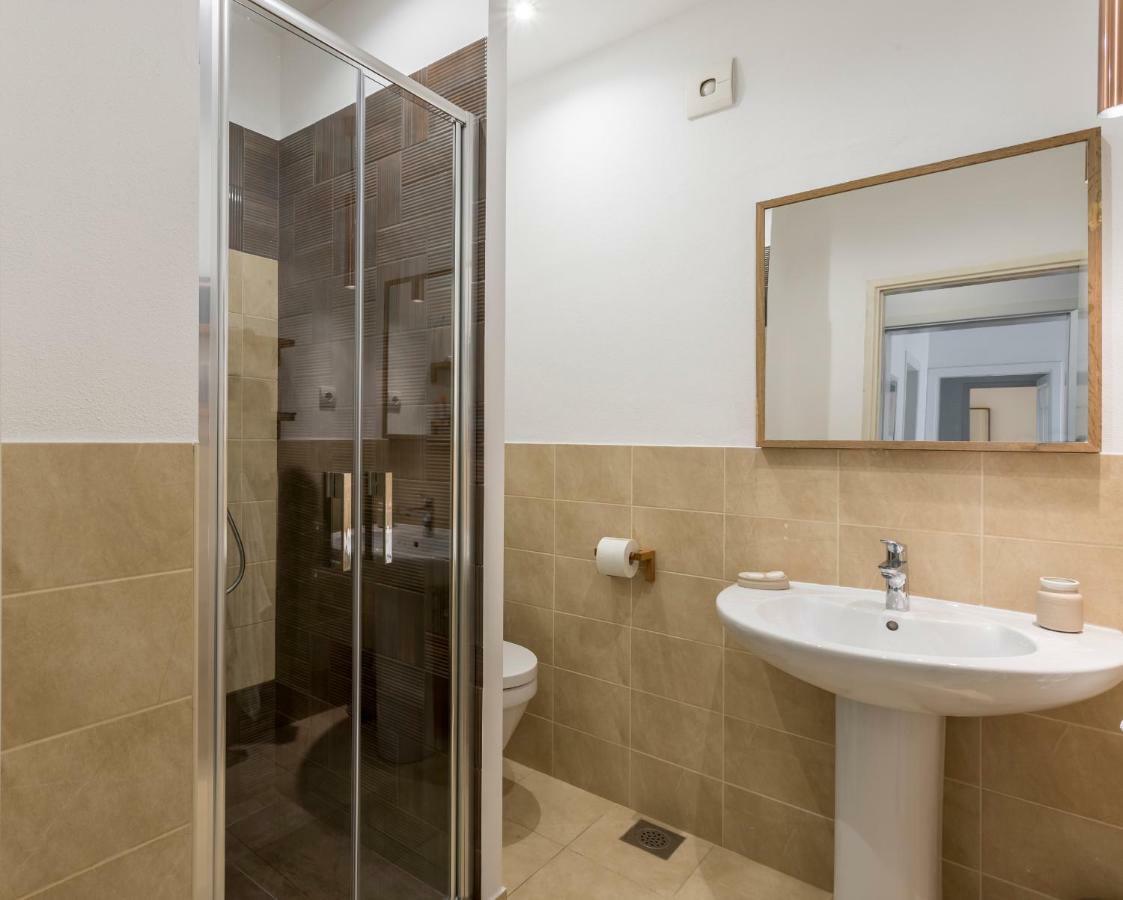 Zlatni Bol Apartments Εξωτερικό φωτογραφία