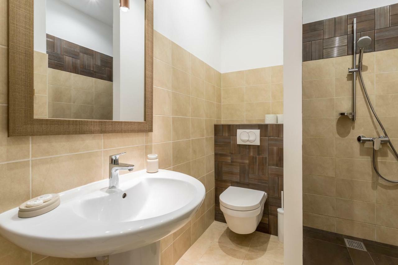Zlatni Bol Apartments Εξωτερικό φωτογραφία