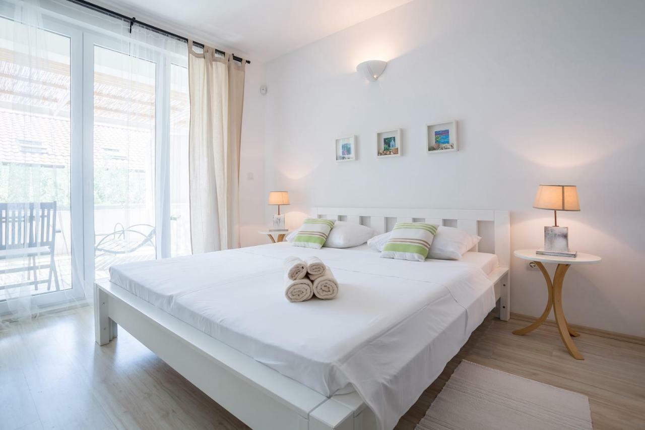 Zlatni Bol Apartments Εξωτερικό φωτογραφία